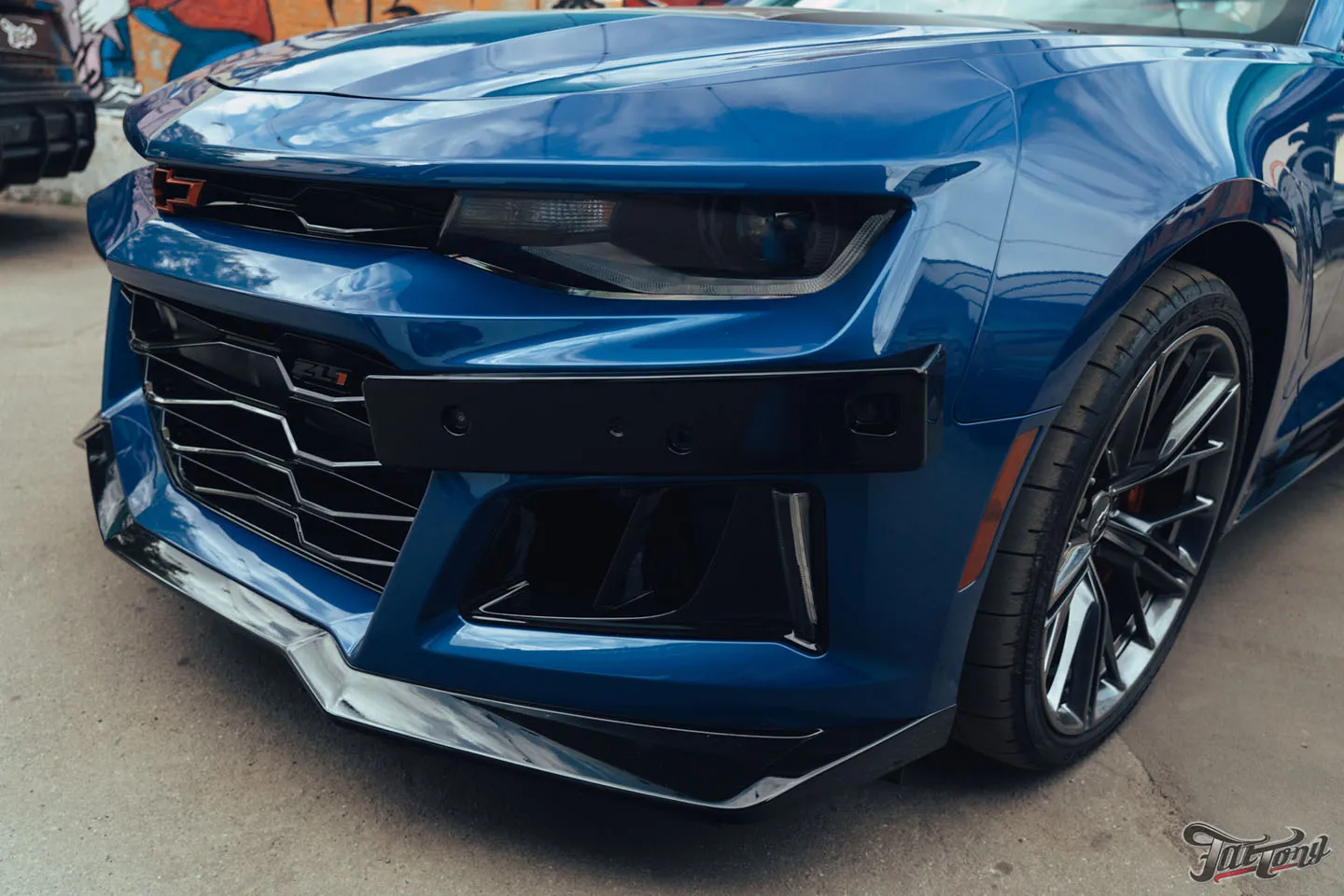 И снова Chevrolet Camaro ZL1! Макетируем подиум для госномера